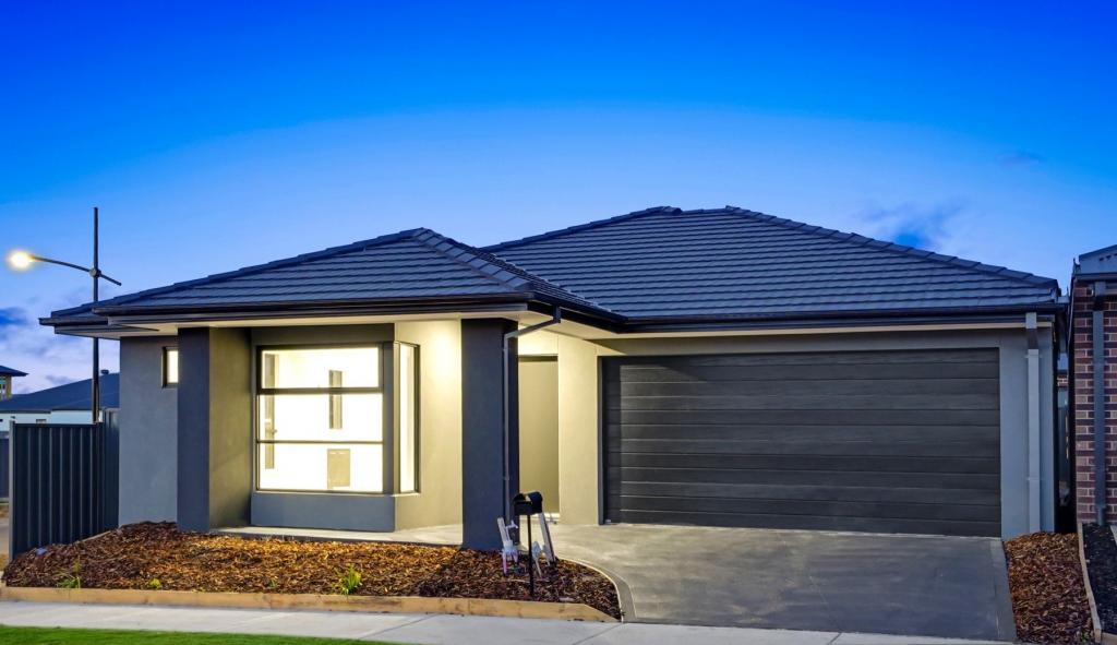 54 RULINGIA RD, DONNYBROOK, VIC 3064