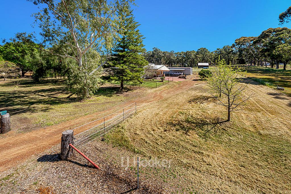 30 Foster St, Collie, WA 6225