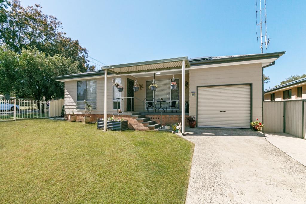 11 Minnamurra Rd, Gorokan, NSW 2263