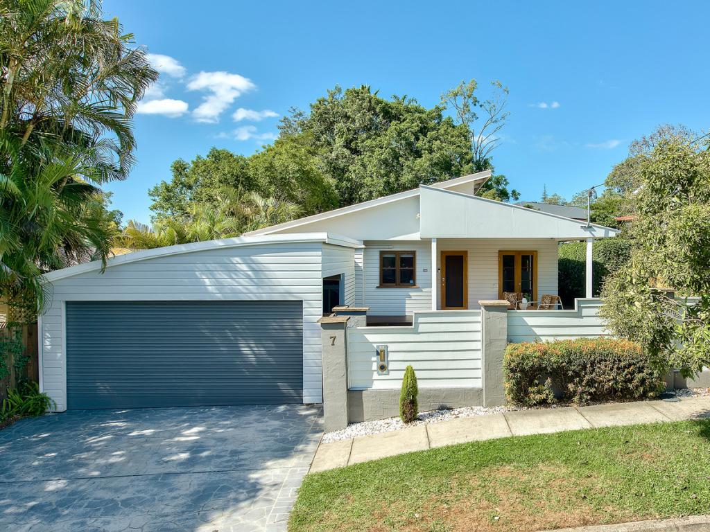7 Ringrose St, Stafford Heights, QLD 4053