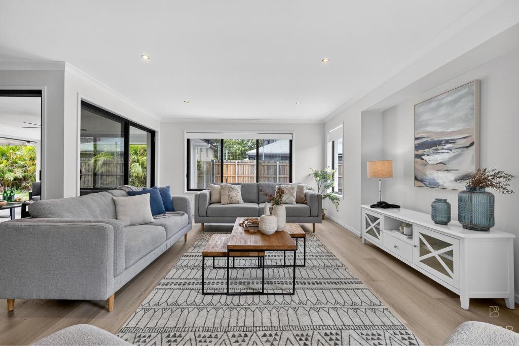 18 Stacey Cl, Moggill, QLD 4070