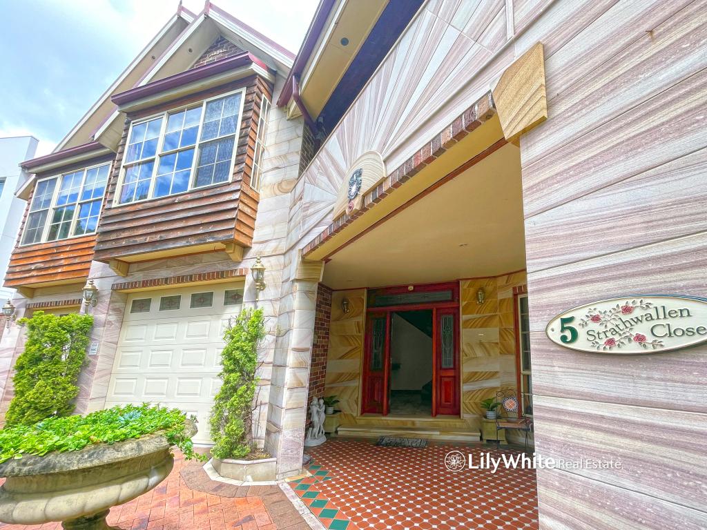 5 Strathwallen Cl, Macquarie Links, NSW 2565