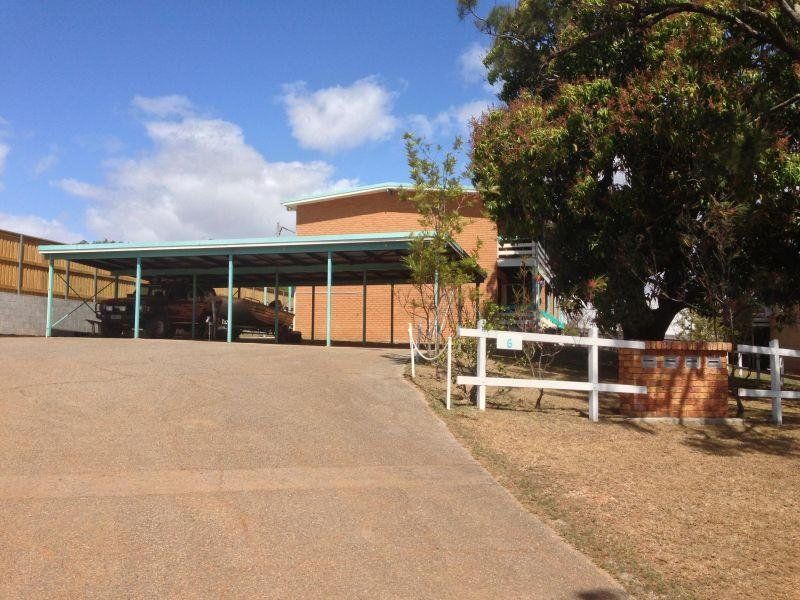 4/6 Wenitong St, West Gladstone, QLD 4680