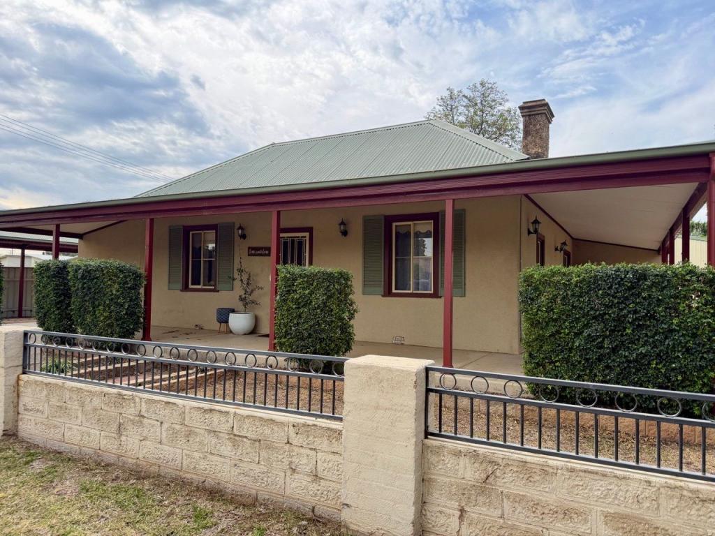 14 Bathurst St, Forbes, NSW 2871