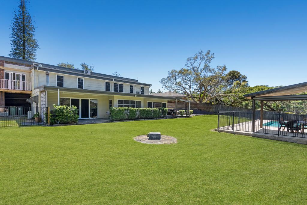 30 WESTMINSTER BVD, ELANORA, QLD 4221