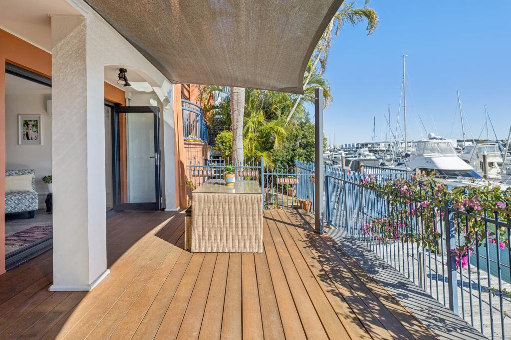 74 John Lund Dr, Hope Island, QLD 4212