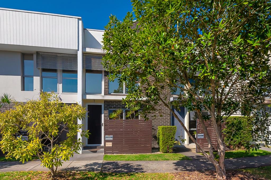 40 South Bay Dr, Varsity Lakes, QLD 4227