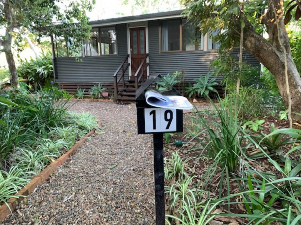 19 Kingfisher St, Coochiemudlo Island, QLD 4184