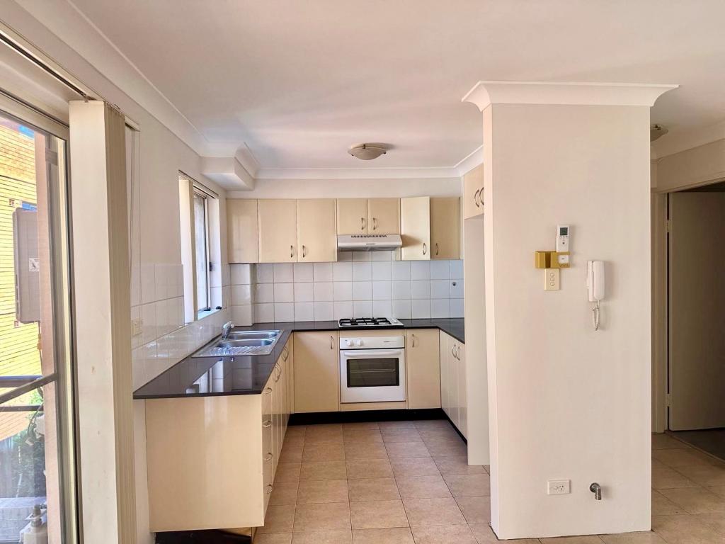 4/9 HAMPSTEAD RD, HOMEBUSH WEST, NSW 2140