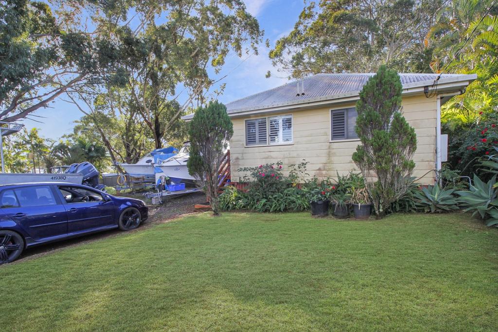 37 Highland St, Russell Island, QLD 4184