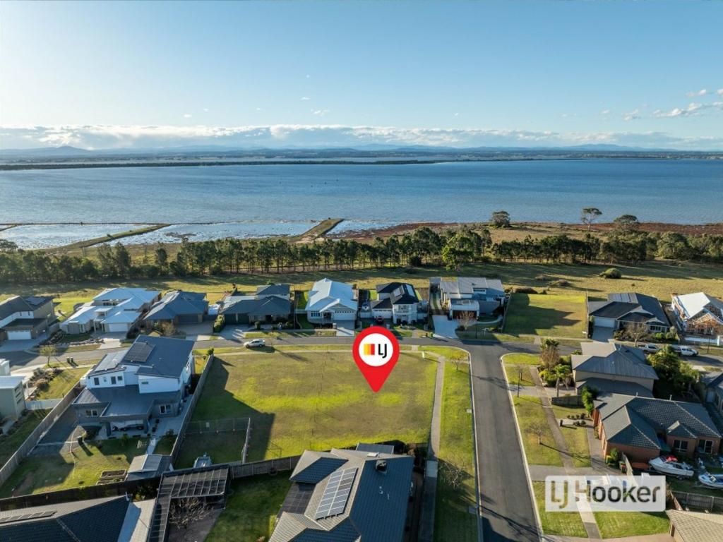 39 Eagle Bay Tce, Paynesville, VIC 3880