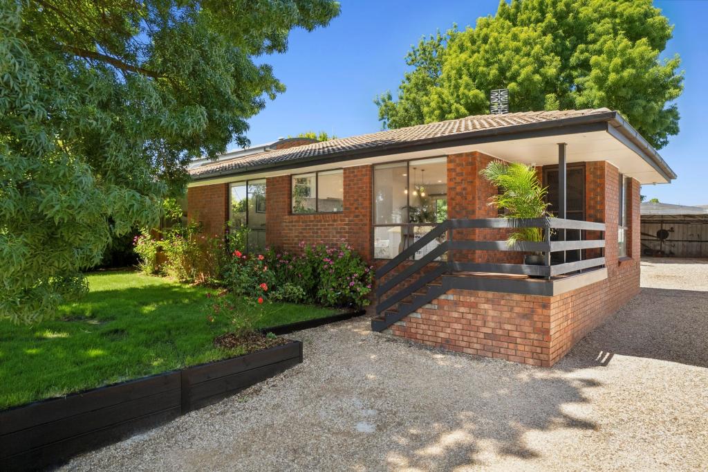 19 BEAUCHAMP ST, KYNETON, VIC 3444