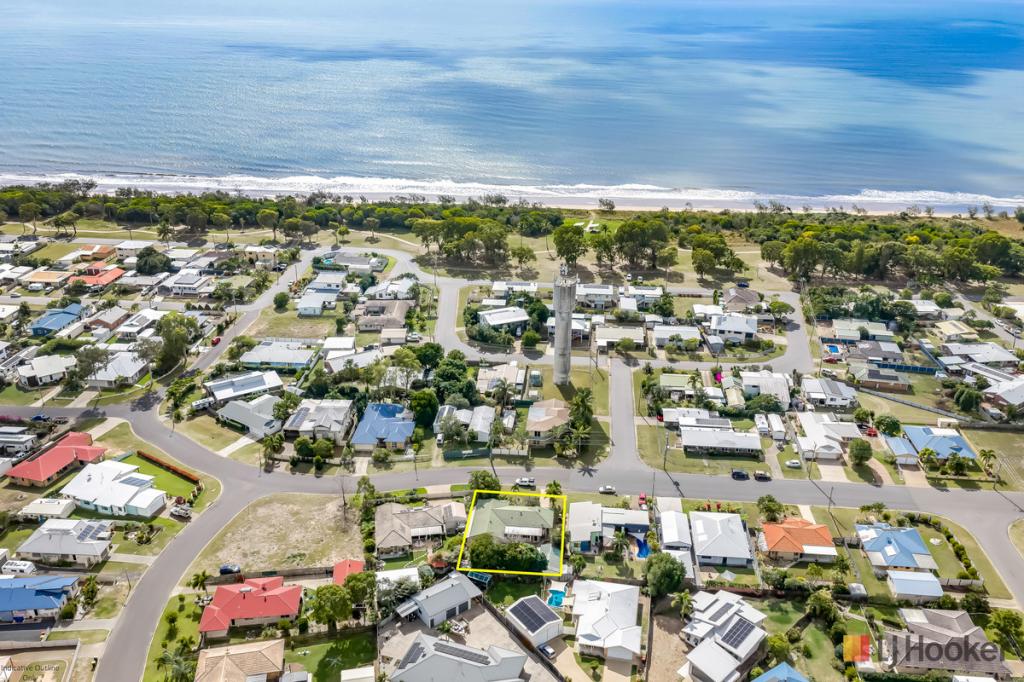 25 Acacia St, Moore Park Beach, QLD 4670
