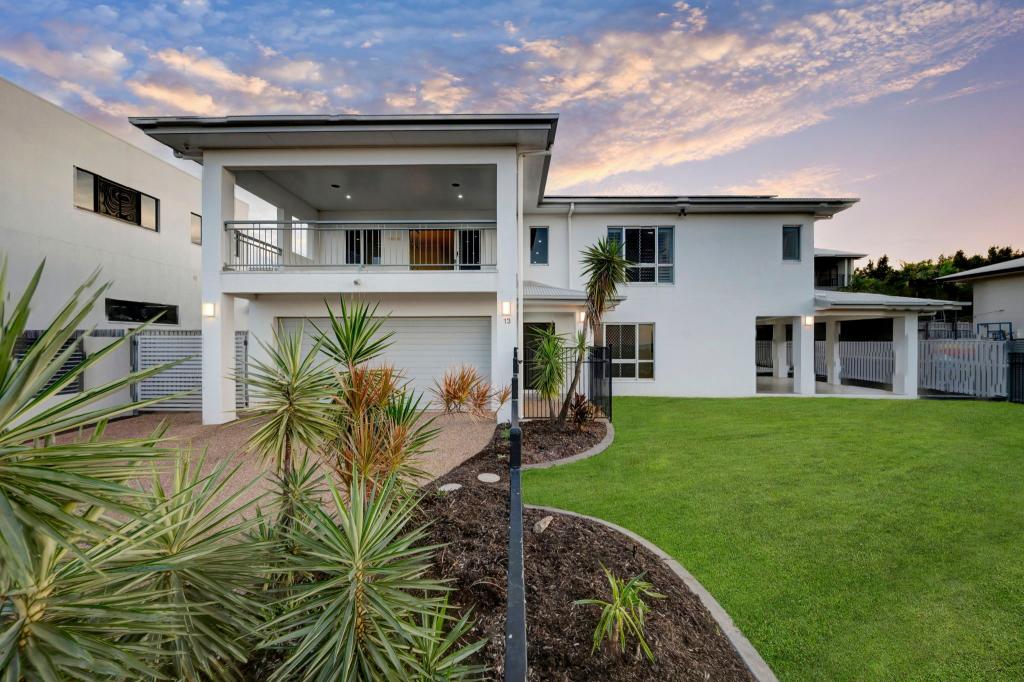 13 Cashell Cres, Bushland Beach, QLD 4818