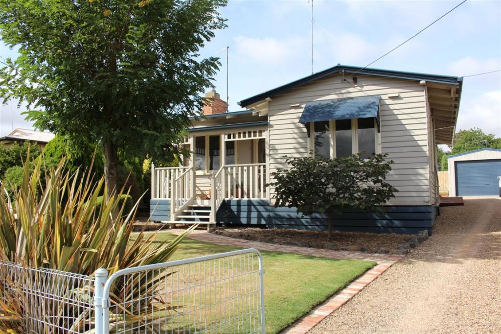 15 Lyell St, Gisborne, VIC 3437
