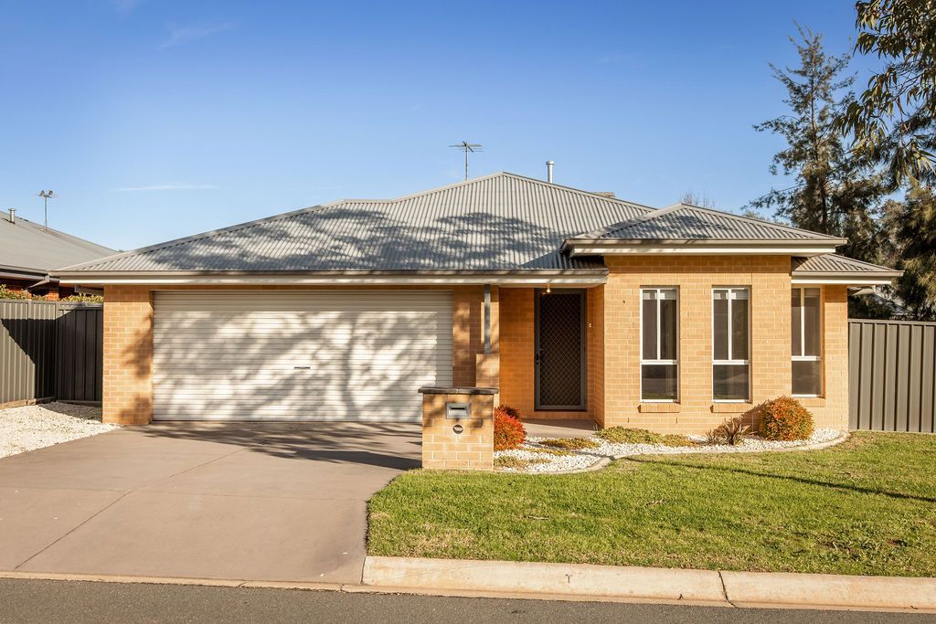 12 WEISSEL CT, THURGOONA, NSW 2640