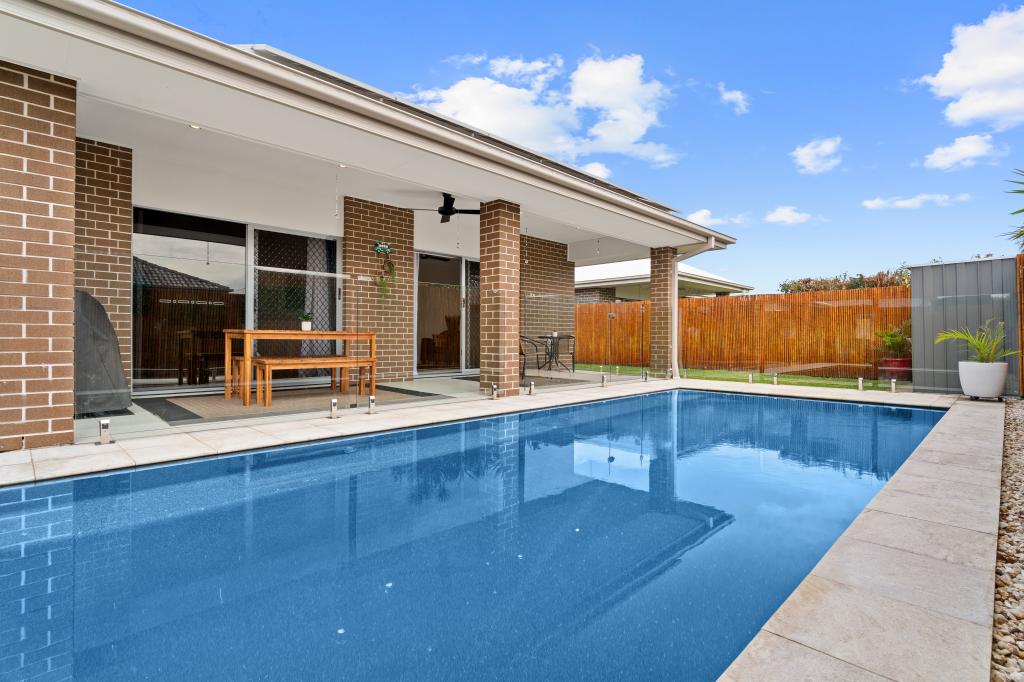 5 CHESTNUT CRES, CALOUNDRA WEST, QLD 4551