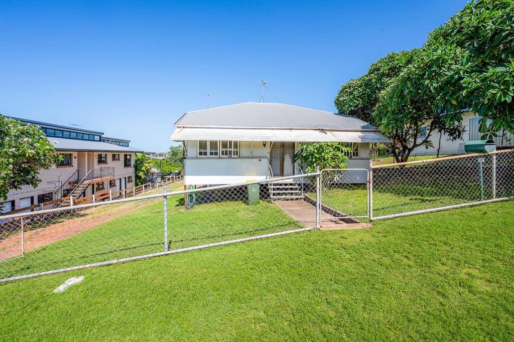 18 Kent St, West Gladstone, QLD 4680