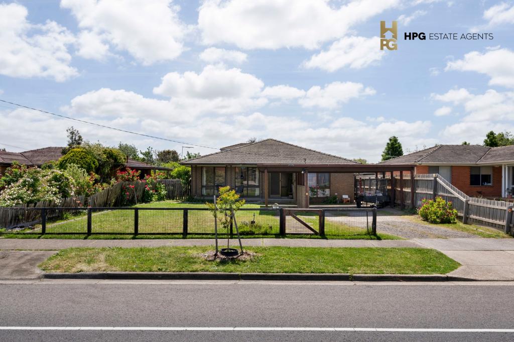 16 Rylandes Dr, Gladstone Park, VIC 3043