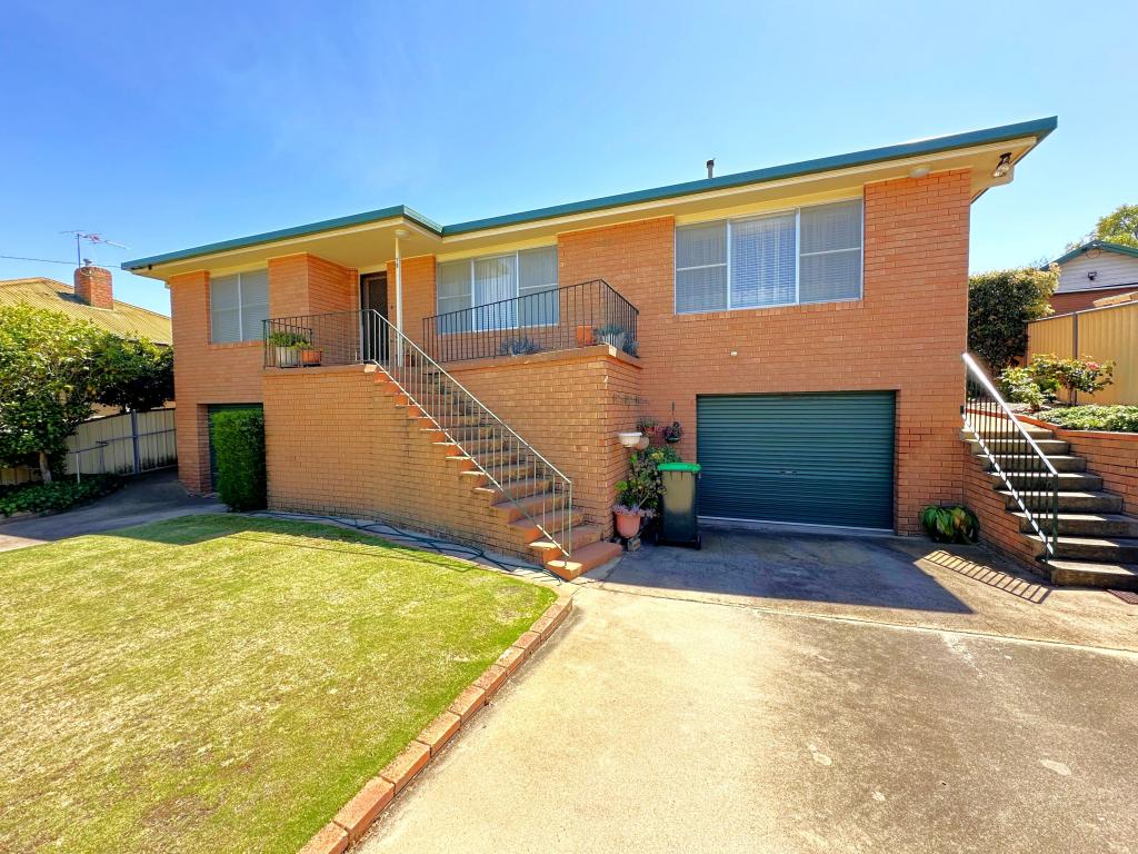 19 Karabah Ave, Young, NSW 2594