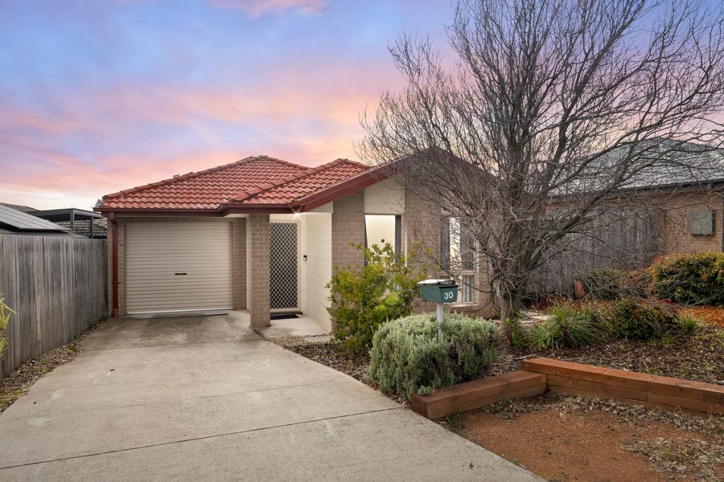 30 John Holt St, Macgregor, ACT 2615