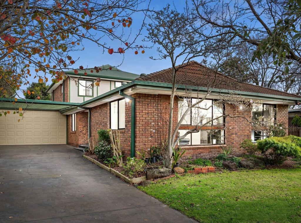 14 CALIFORNIA CRES, FERNTREE GULLY, VIC 3156