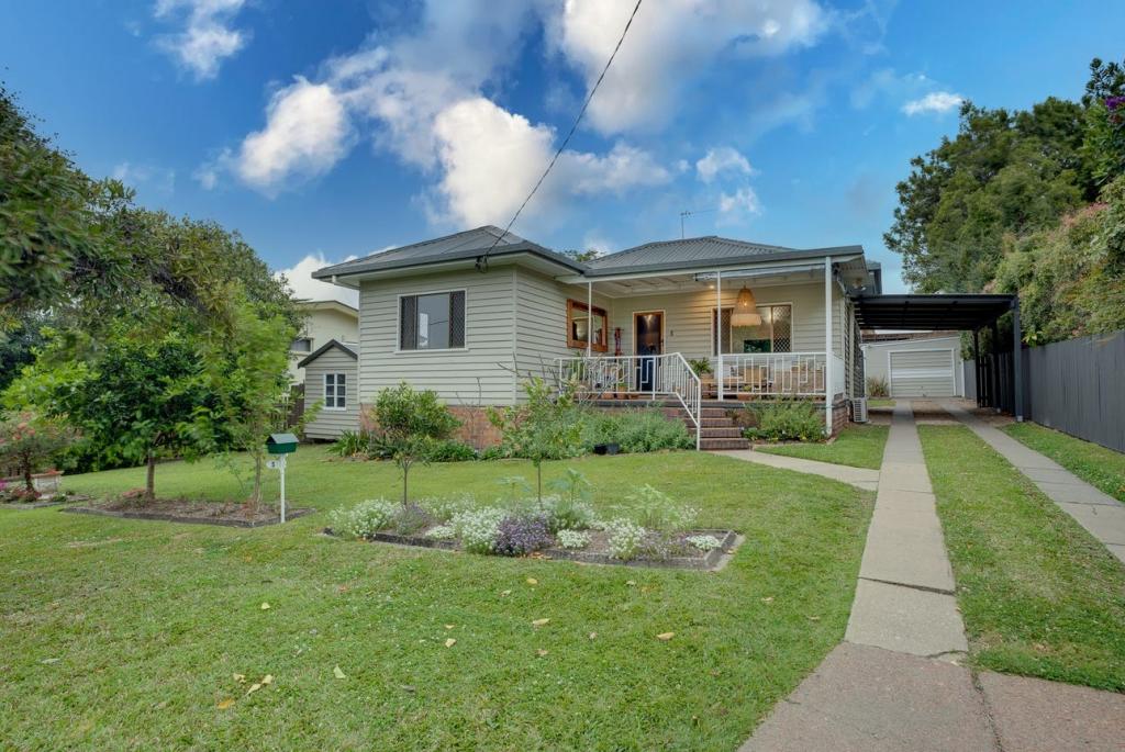 5 Edward St, Labrador, QLD 4215
