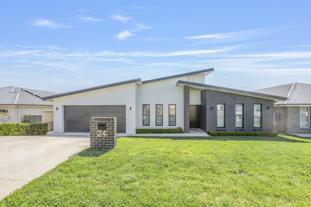 24 Meagher St, Llanarth, NSW 2795