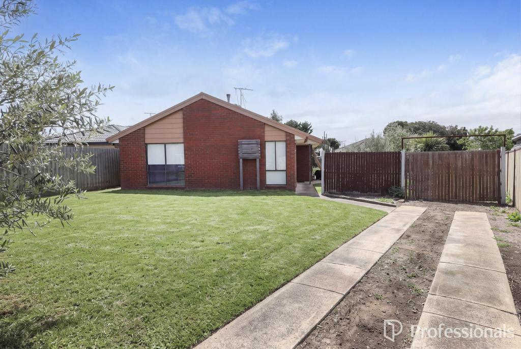 13 Barnong Cl, Kurunjang, VIC 3337