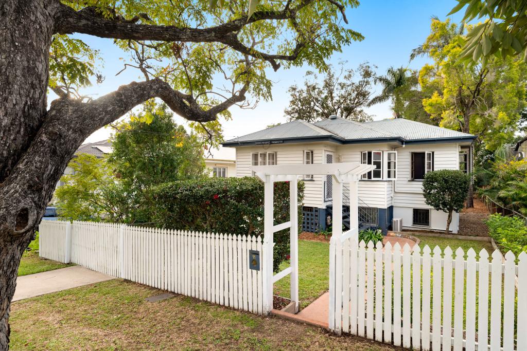 11 Reuben St, Stafford, QLD 4053