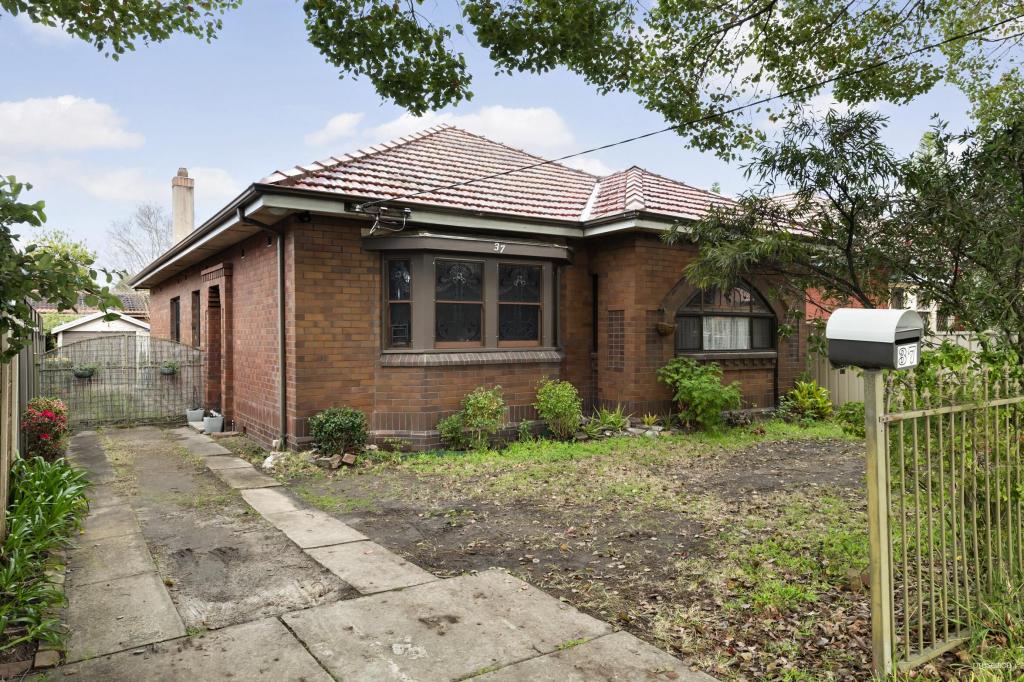 37 Stewart Ave, Hamilton East, NSW 2303