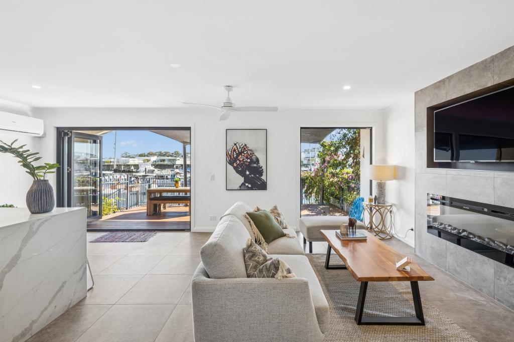 74 John Lund Dr, Hope Island, QLD 4212