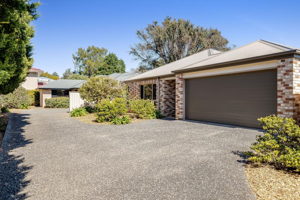 1 & 2/26a Ascot St, Newtown, QLD 4350