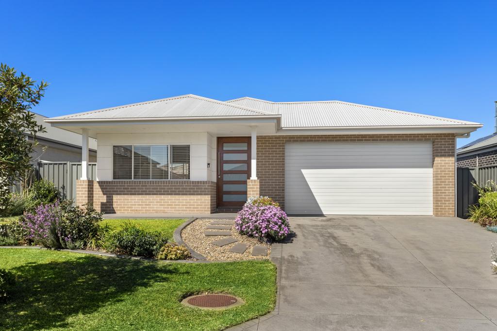 19 Bayview Ave, Haywards Bay, NSW 2530