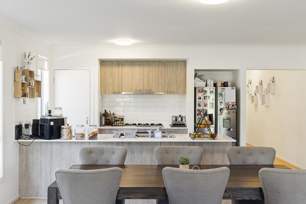 4 KENN RD, BLAKEVIEW, SA 5114
