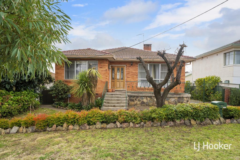 7 Ernest St, Crestwood, NSW 2620