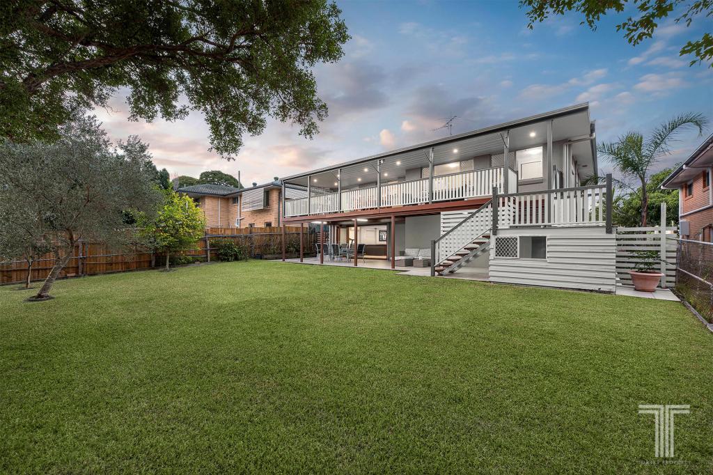 17 Salandra St, Mansfield, QLD 4122