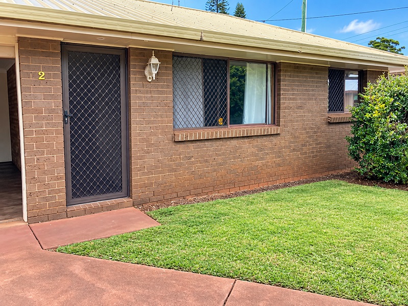 2/16 Bussian St, Harristown, QLD 4350