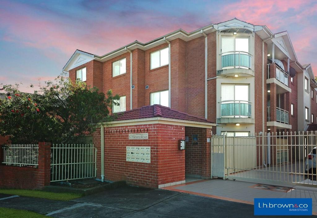 13/5-7 Myrtle Rd, Bankstown, NSW 2200