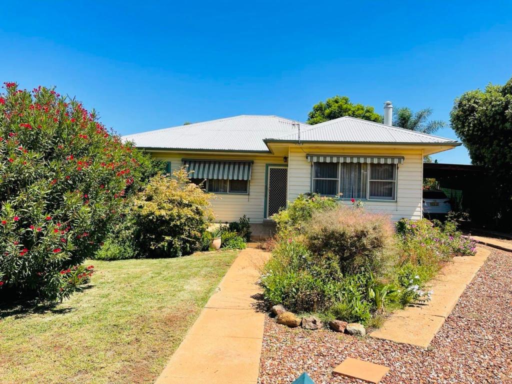 10 Bright St, Condobolin, NSW 2877