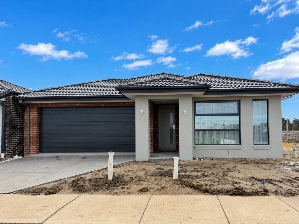 38 Kielder Cres, Clyde, VIC 3978