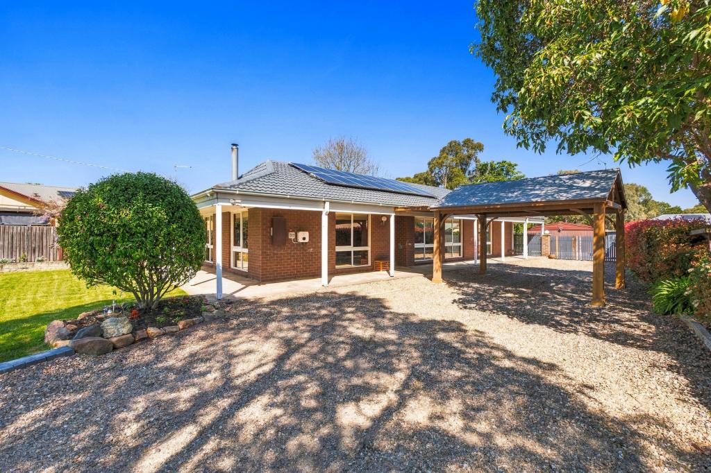 12 Fitzroy St, Stratford, VIC 3862
