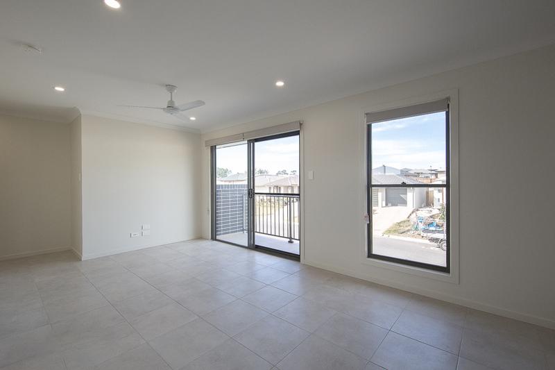 2/96 LAMINGTON DR, REDBANK PLAINS, QLD 4301