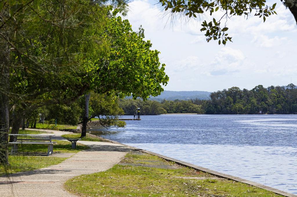 2/289 Bradman Ave, Maroochydore, QLD 4558