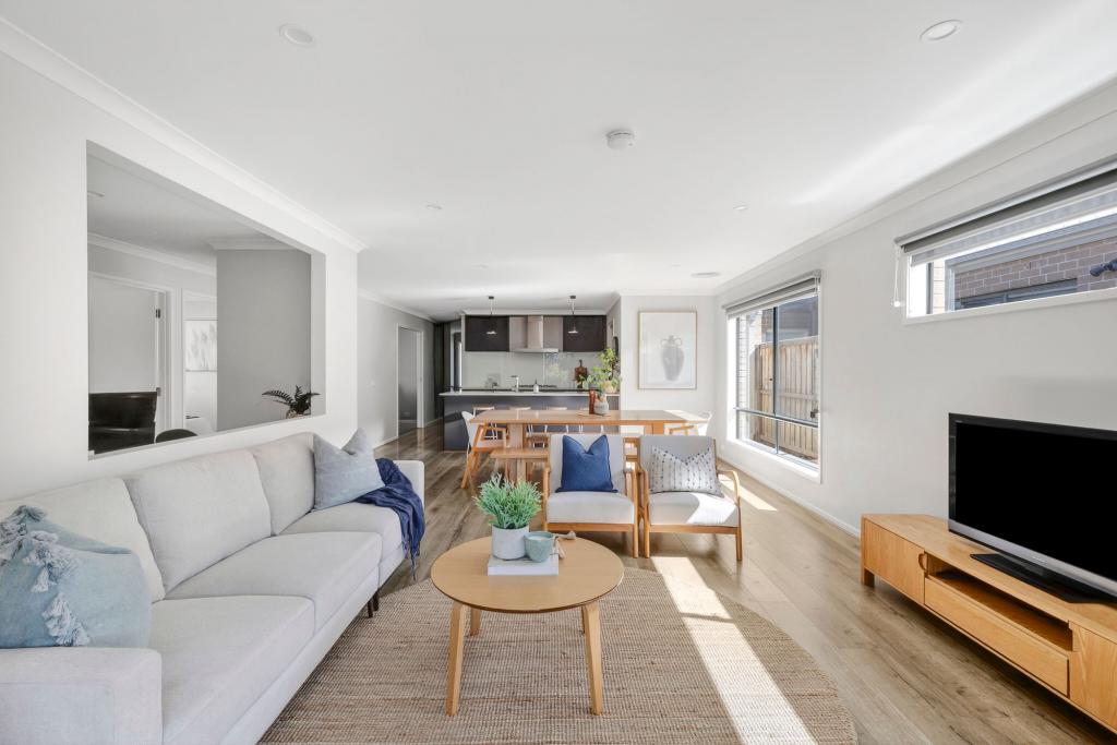 19 MACEDON ST, ARMSTRONG CREEK, VIC 3217