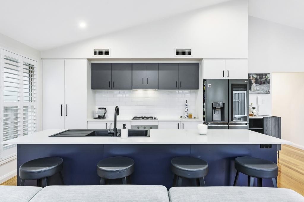 3a Coach Cres, Currans Hill, NSW 2567