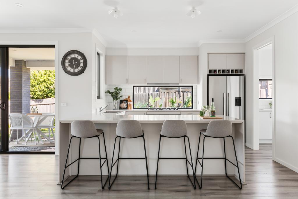 27 Sandstone Cct, Carrum Downs, VIC 3201