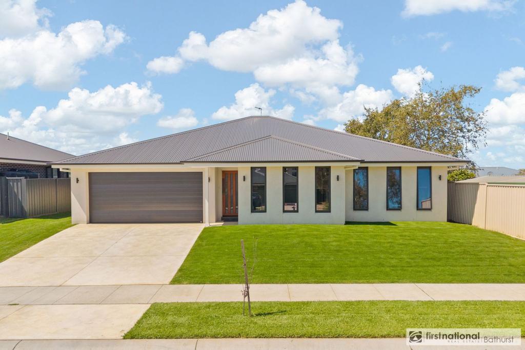 2 Hoynes Cct, Blayney, NSW 2799