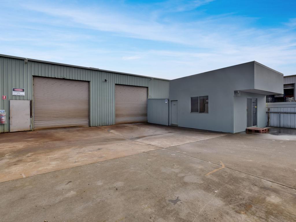 451 Wagga Rd, Lavington, NSW 2641