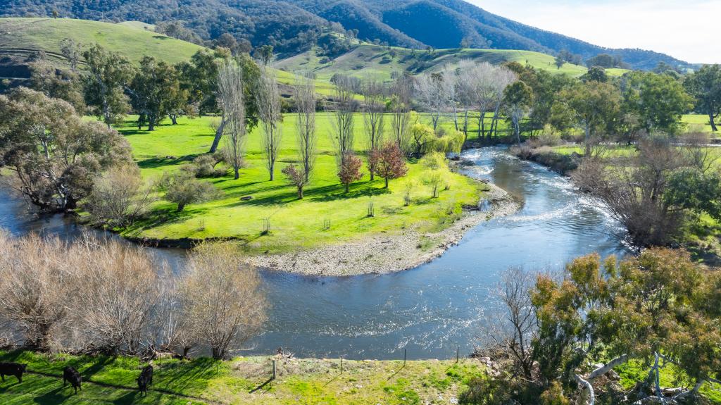 PART 165 UPPER MURRAY RD, TOWONG UPPER, VIC 3707